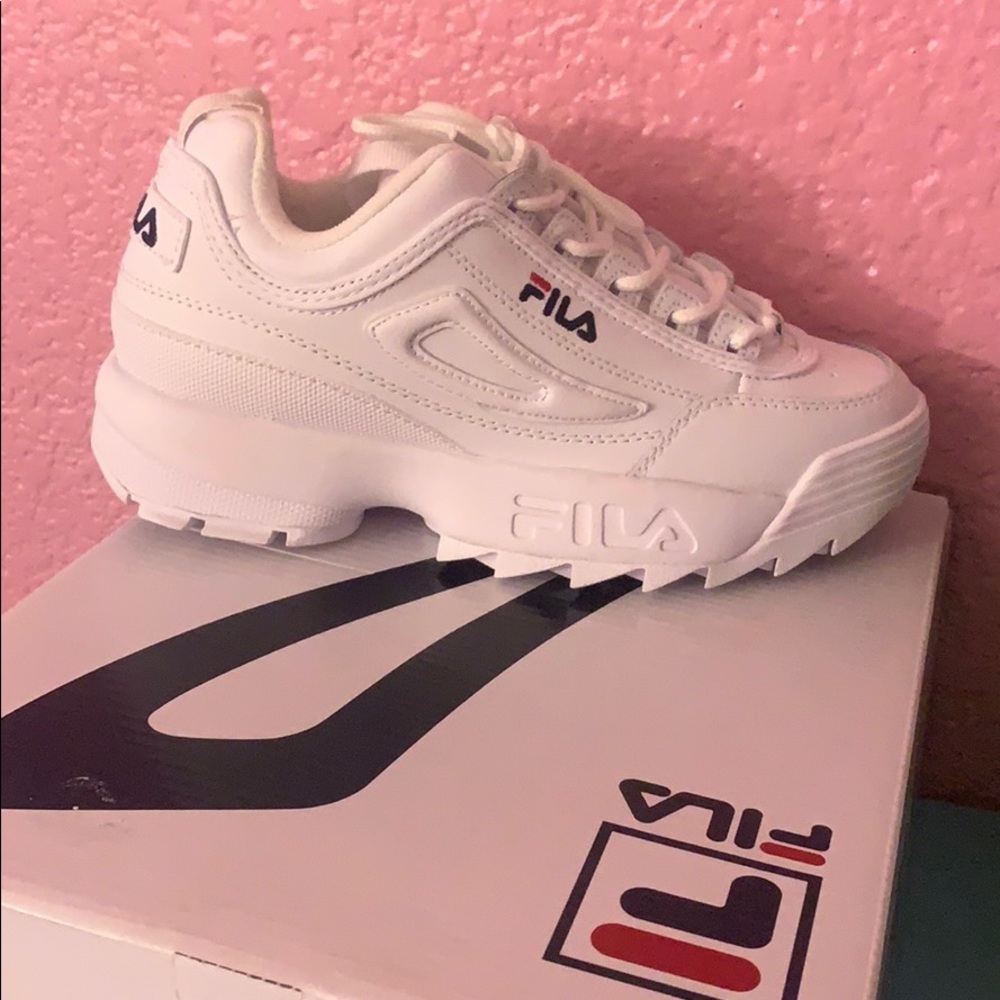 White filas